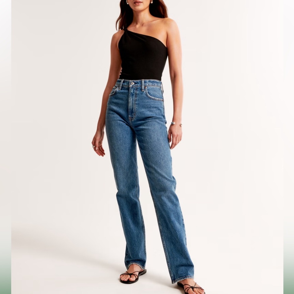 Abercrombie & Fitch The 90’s Straight Ultra High Rise Jeans